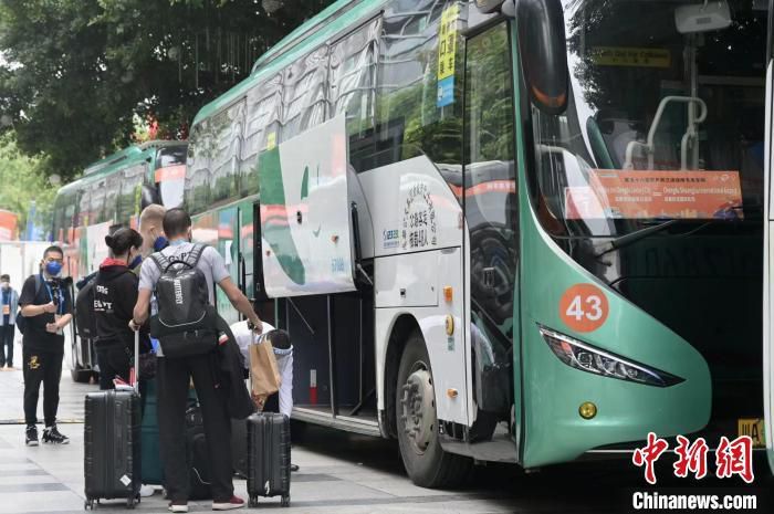 上半场，双方射门仅一脚射正，穆德里克再现离谱射门，半场战罢，切尔西暂0-0谢菲尔德联！